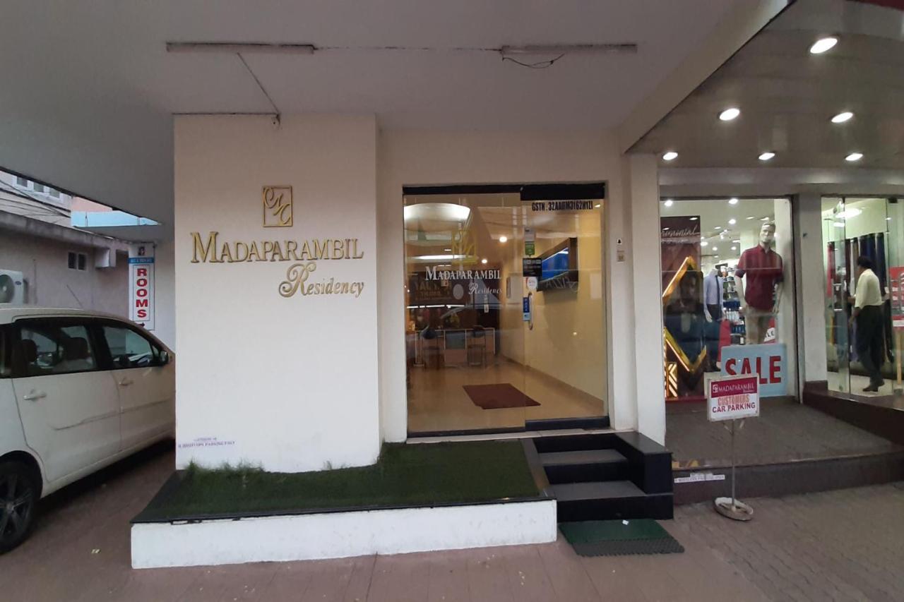 Madaparambil Residency Alwaye Exterior foto