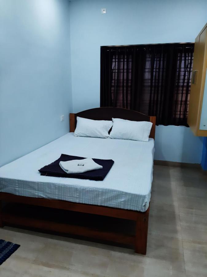Madaparambil Residency Alwaye Exterior foto