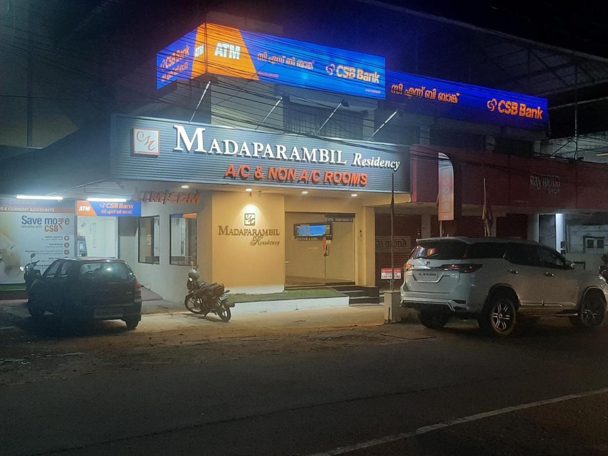 Madaparambil Residency Alwaye Exterior foto